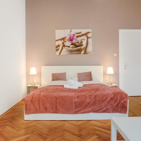 Commodious 3Br Apt. Ideal For Families And Friends Daire Viyana Dış mekan fotoğraf